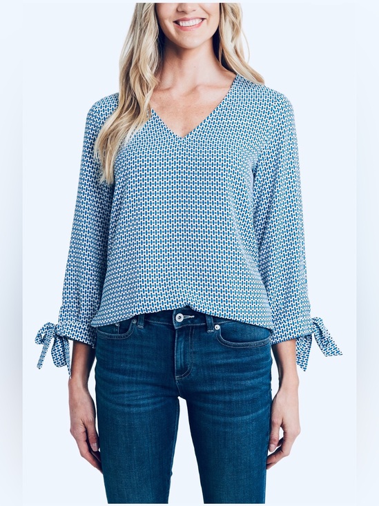 CeCe Tops - CeCe Light Blue Geometric V-Neck Tie-Sleeve Blouse